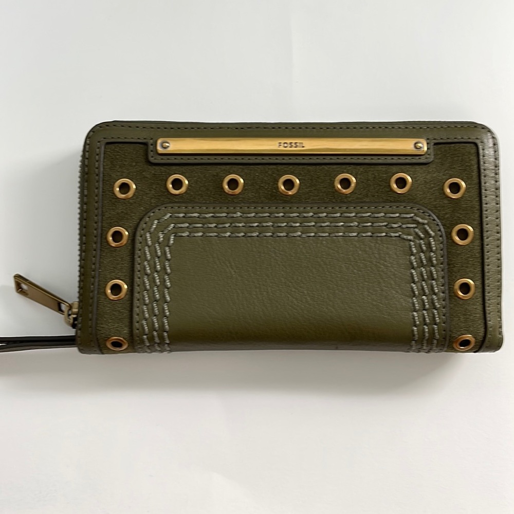 Fossil Liza Clutch NWOT Olive Green Brass Accents